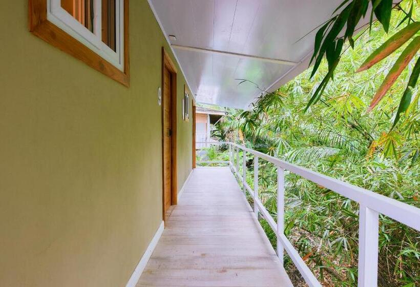 غرفة قياسية سرير كينج, Cariblue Beach and Jungle Resort