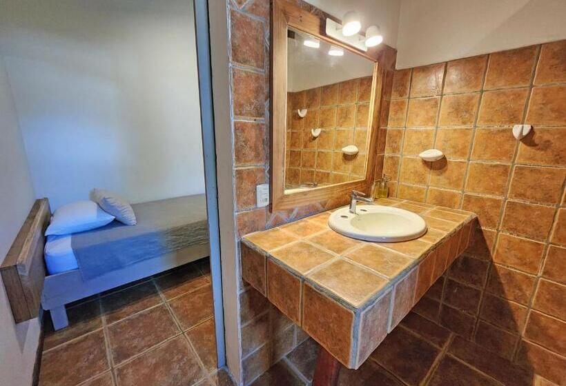 غرفة إقتصادية ثلاثية, Cariblue Beach and Jungle Resort