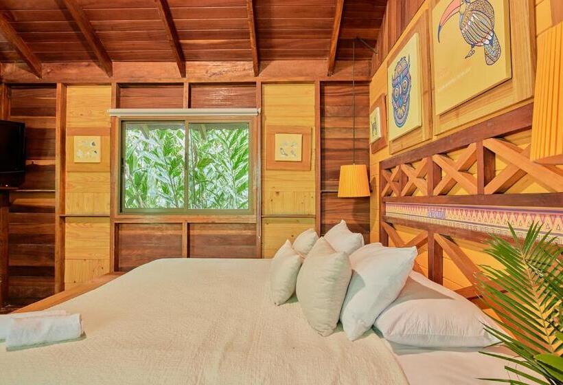 بنجلو قياسى, Cariblue Beach and Jungle Resort