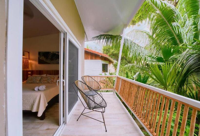 غرفة قياسية سرير كينج, Cariblue Beach and Jungle Resort