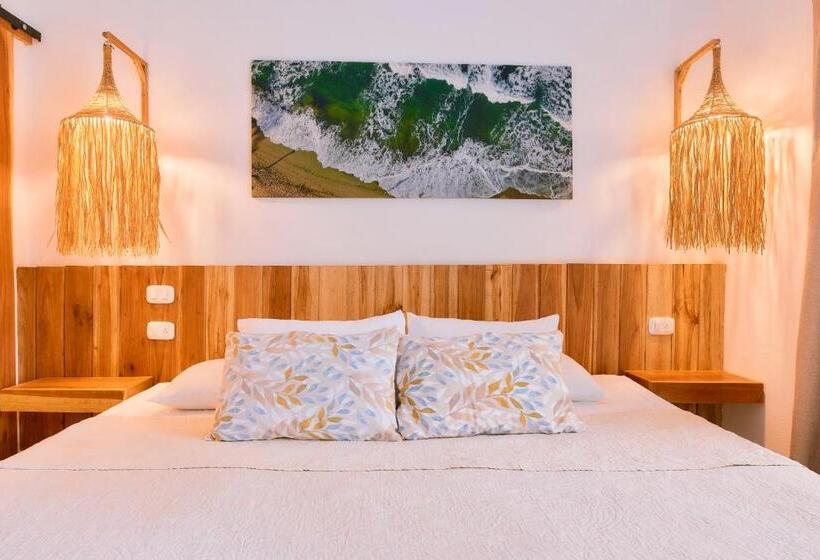 غرفة قياسية سرير كينج, Cariblue Beach and Jungle Resort