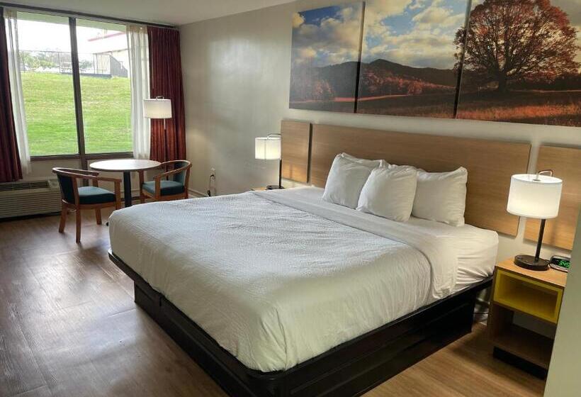 适合残疾人士使用的带超级大床的标准间, Days Inn By Wyndham Valdosta/near Valdosta Mall