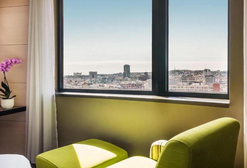 اتاق دلوکس با تخت کینگ و چشمانداز شهر, Lindner Hotel Bratislava, Part Of Jdv By Hyatt