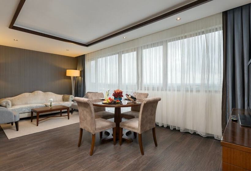 キングサイズベッドのジュニアスイート, Miracle Istanbul Asia Airport Hotel & Spa