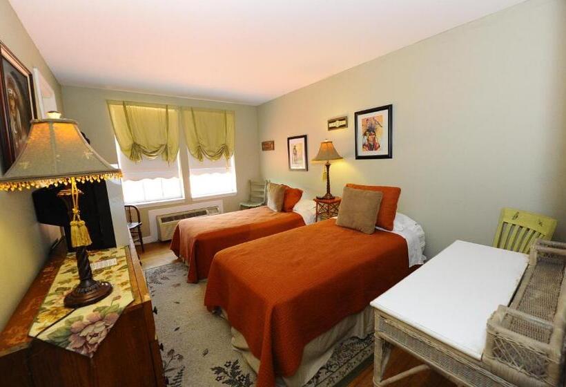 جناح عائلي, Seminole Inn