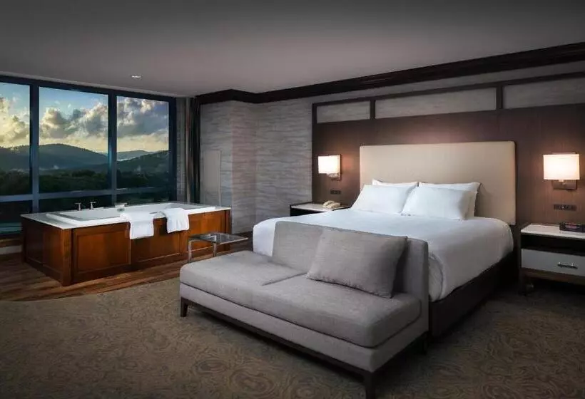 キングサイズベッドのスイートルーム, Seneca Allegany Resort & Casino