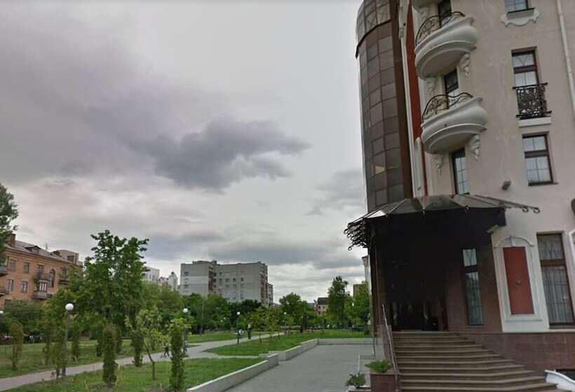 اتاق لوکس, Staro