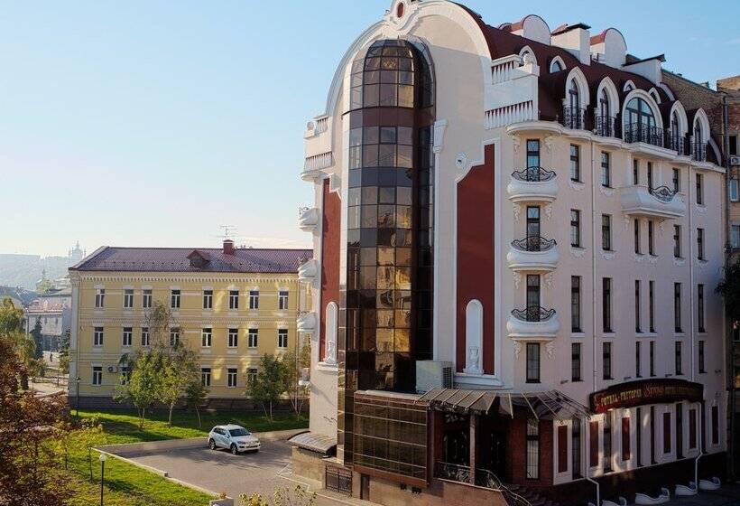 اتاق لوکس, Staro