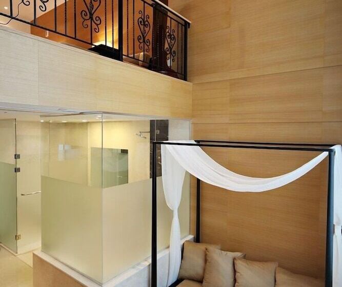 Люкс, The One Boutique