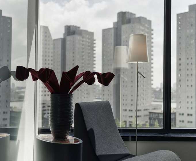 キングサイズベッドのスタンダードルーム, Mainport Hotel Rotterdam, A Hilton Affiliate