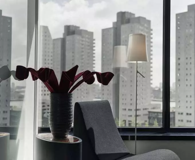 Standard Kolmen Hengen Huone, Mainport Hotel Rotterdam, A Hilton Affiliate