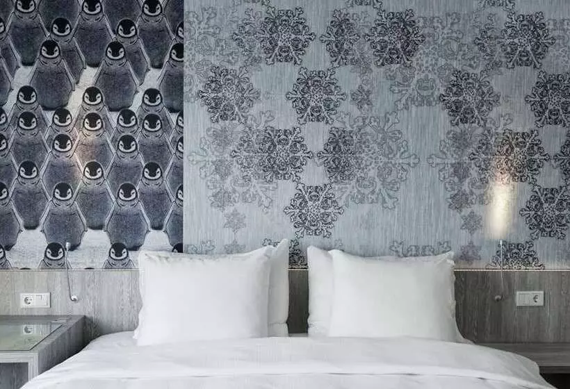 Standard Kolmen Hengen Huone, Mainport Hotel Rotterdam, A Hilton Affiliate