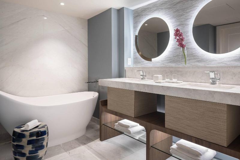 スタンダードルーム, Mainport Hotel Rotterdam, A Hilton Affiliate