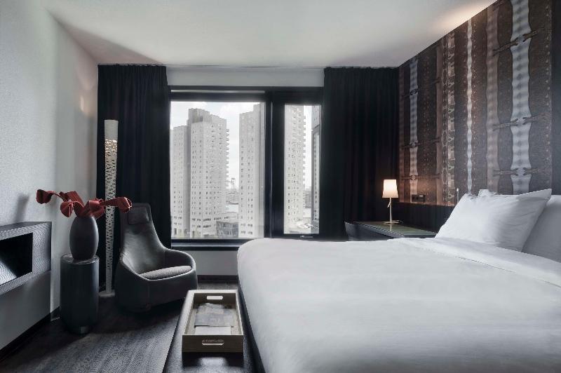 キングサイズベッドのスタンダードルーム, Mainport Hotel Rotterdam, A Hilton Affiliate