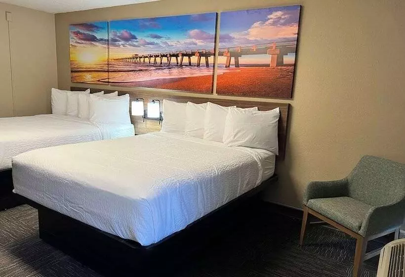 スイート, Days Inn By Wyndham Monroe Nc