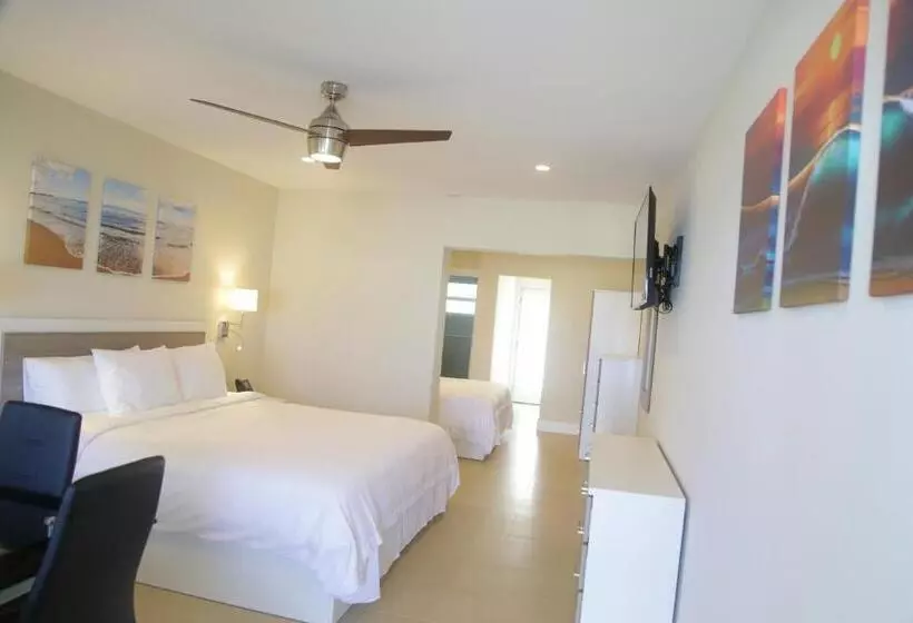 Deluxe Suite King Bed, Diane Oceanfront Suites