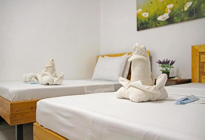 패밀리 룸, Macky's Hidden Inn