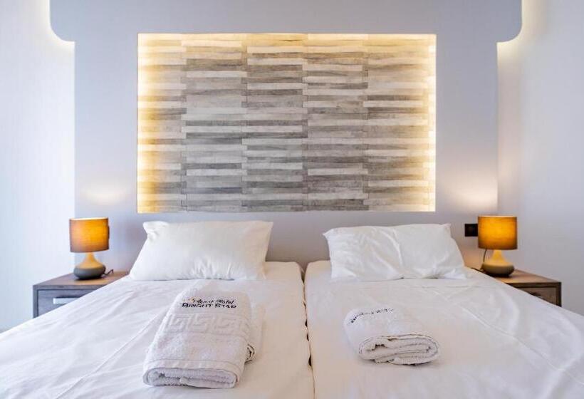 Номер Superior Вид на Бассейн, Bright Star