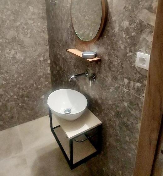 إستوديو قياسى, Amimaya Apartments