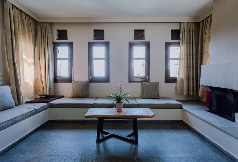 디럭스 스위트, 12 Months Resort & Spa