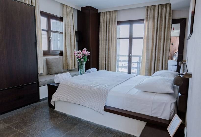 디럭스 스위트, 12 Months Resort & Spa