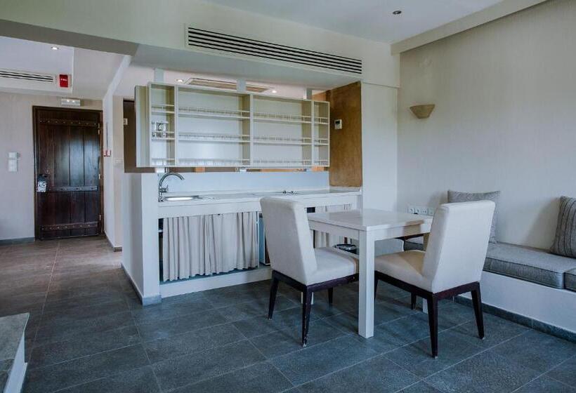 Люкс Повышенной Комфортности, 12 Months Resort & Spa