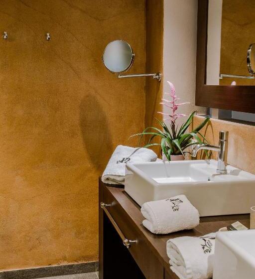 디럭스 룸, 12 Months Resort & Spa