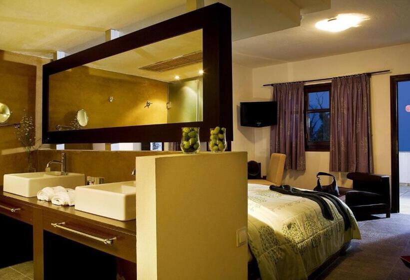 Номер Deluxe, 12 Months Resort & Spa