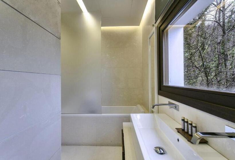 디럭스 룸, 12 Months Resort & Spa