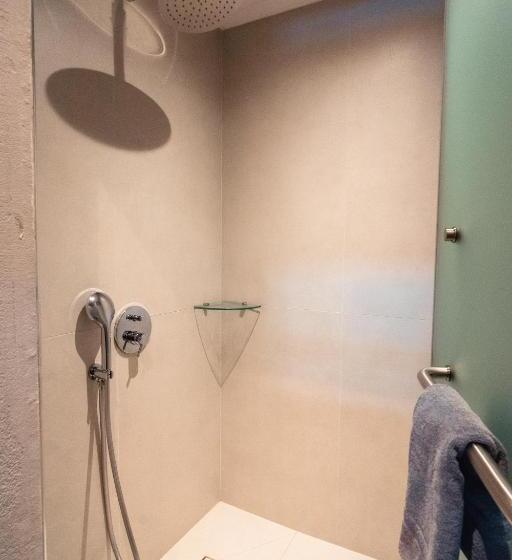 이그제큐티브 스위트, 12 Months Resort & Spa