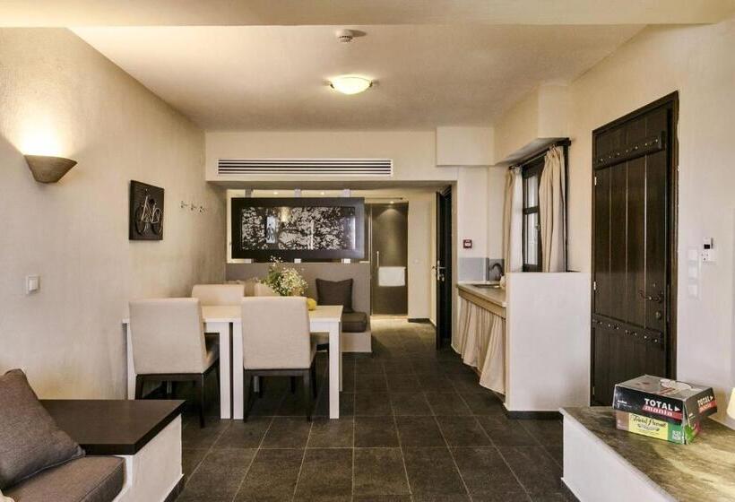 Президентский Люкс, 12 Months Resort & Spa