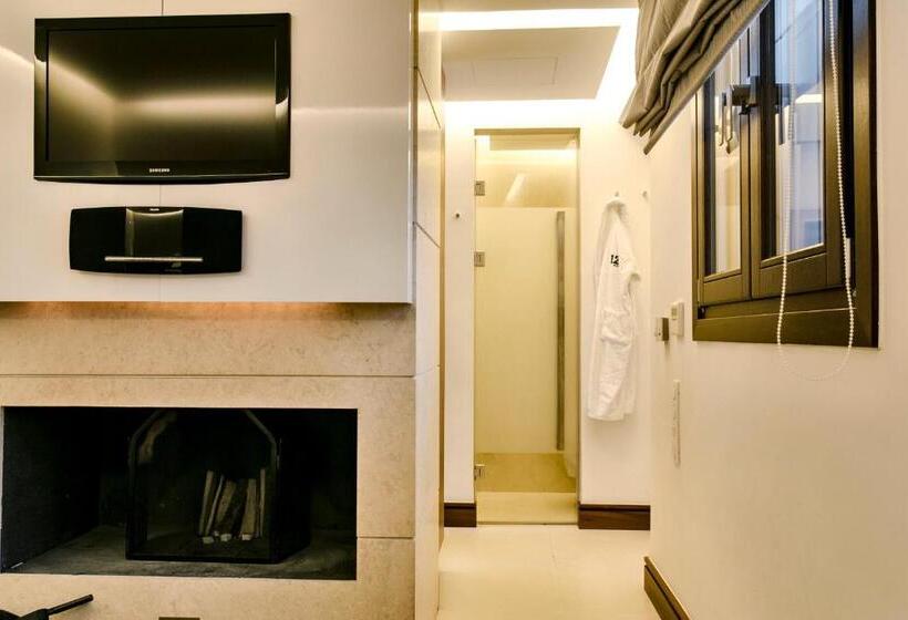 침실 2개 스위트, 12 Months Resort & Spa