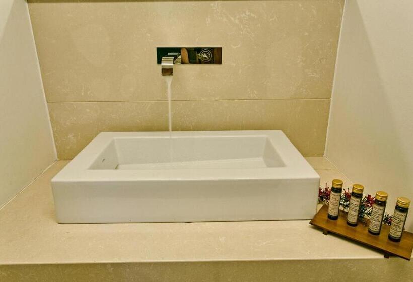 Люкс 2 Спальни, 12 Months Resort & Spa