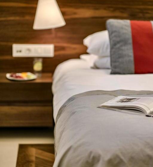 침실 2개 스위트, 12 Months Resort & Spa