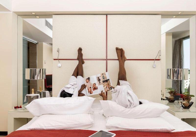 سوئیت جونیور با تخت بزرگ, Pullman Kinshasa Grand