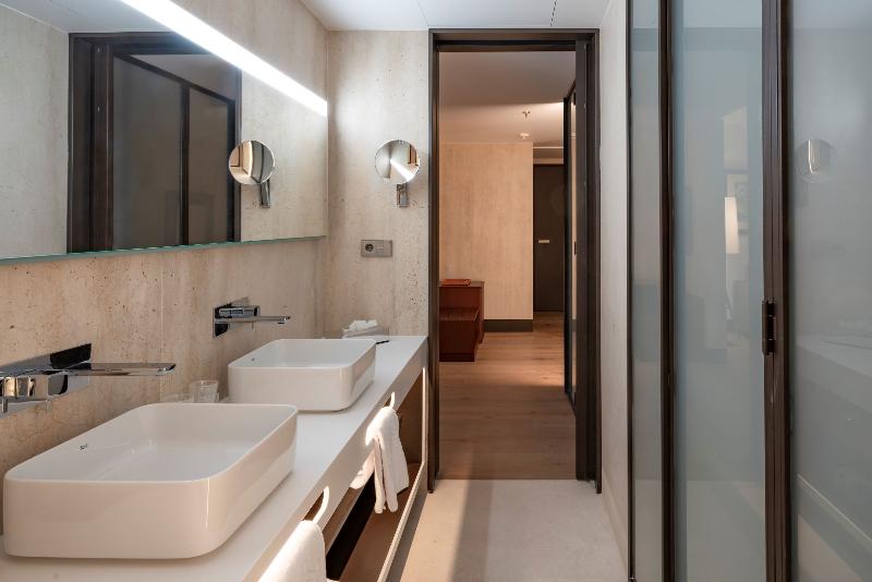 غرفة قياسية, The Chilli By Golden Ray