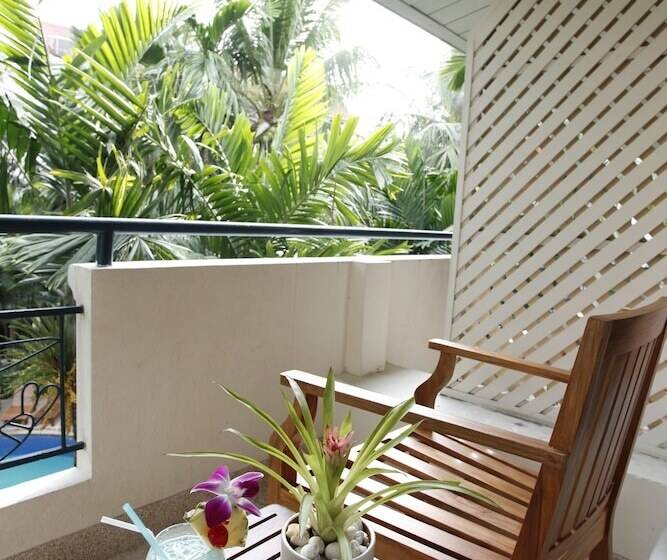 디럭스 룸, The Viridian Resort   Sha Plus