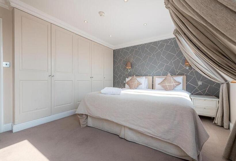 1 Bedroom Penthouse Apartment, Manson Place