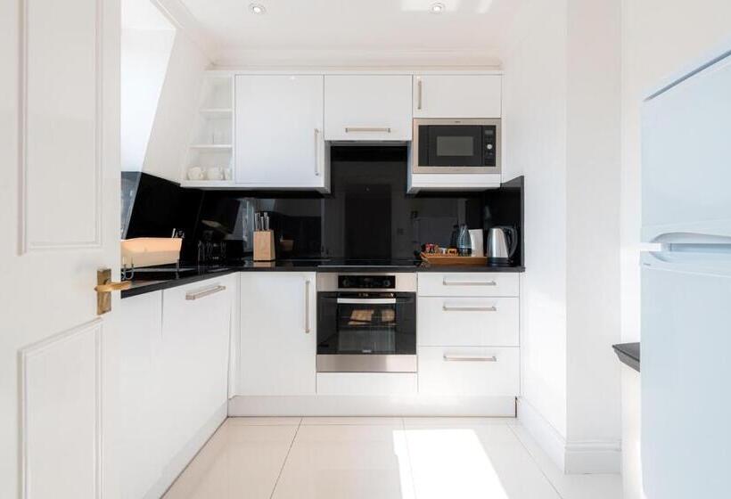 آپارتمان سوپریور 1 خوابه, Manson Place