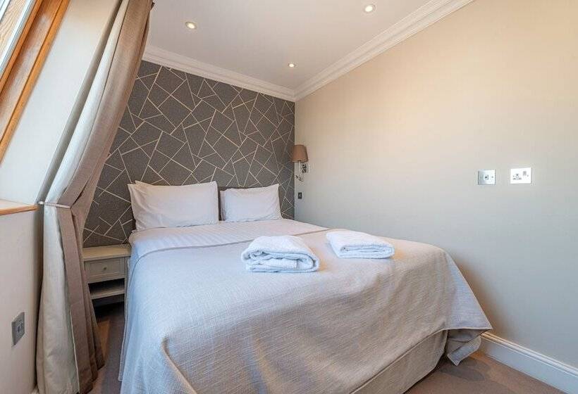 1 Bedroom Penthouse Apartment, Manson Place