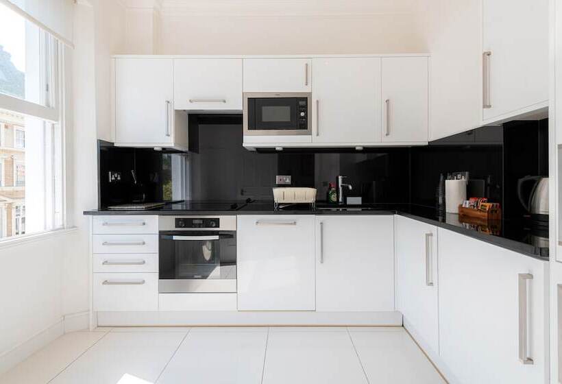 آپارتمان سوپریور 1 خوابه, Manson Place