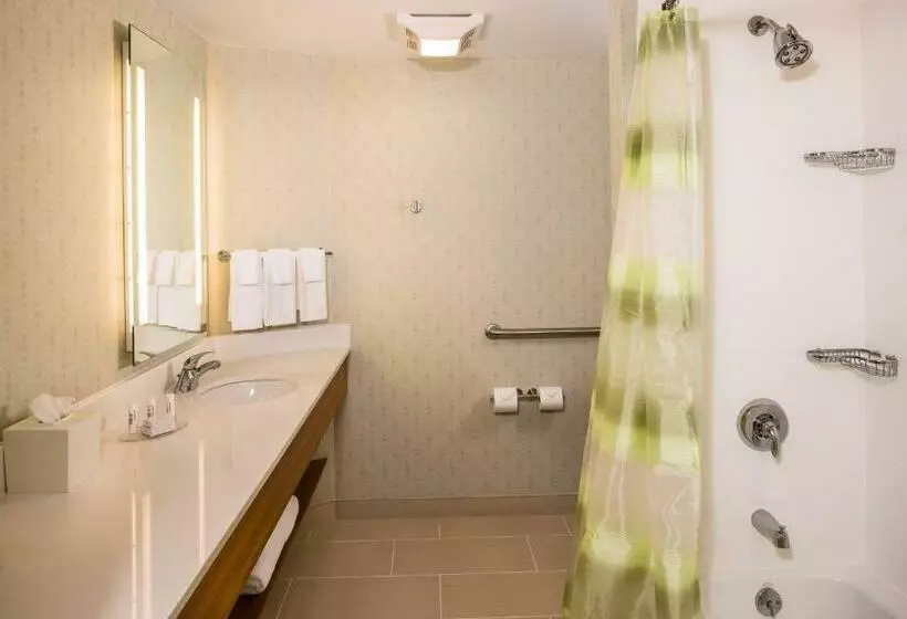キングサイズベッドのスイートルーム, Springhill Suites New York Laguardia Airport