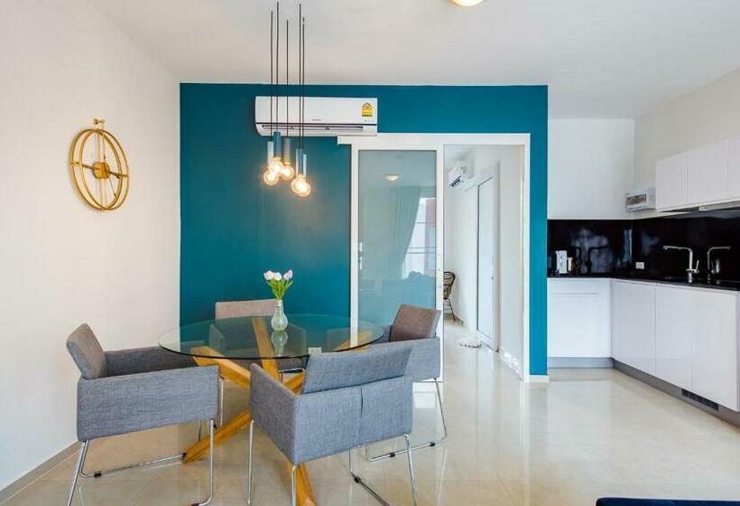 Люкс с Бассейном, The Beach Village Resort