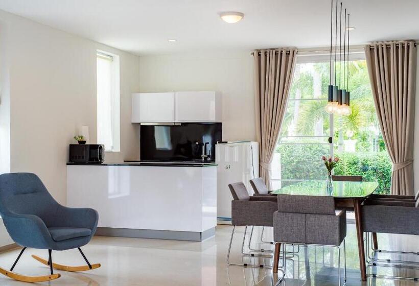 Люкс 2 Спальни, The Beach Village Resort