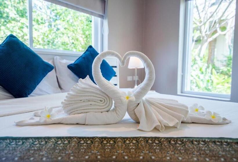 Люкс, The Beach Village Resort