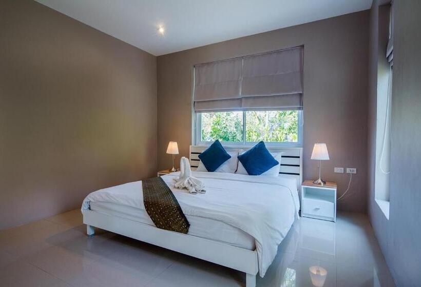 Люкс, The Beach Village Resort