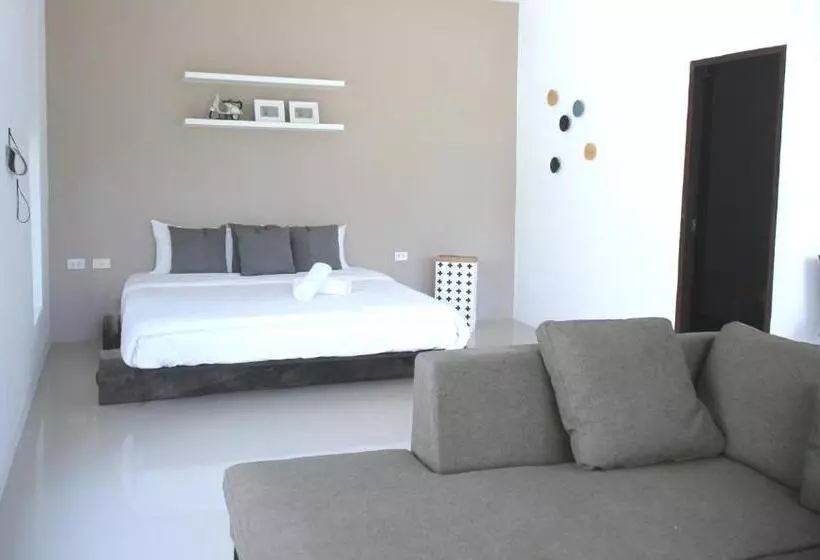 デラックススタジオ, The Beach Village Resort