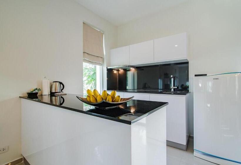 Люкс Premium 2 Спальни, The Beach Village Resort