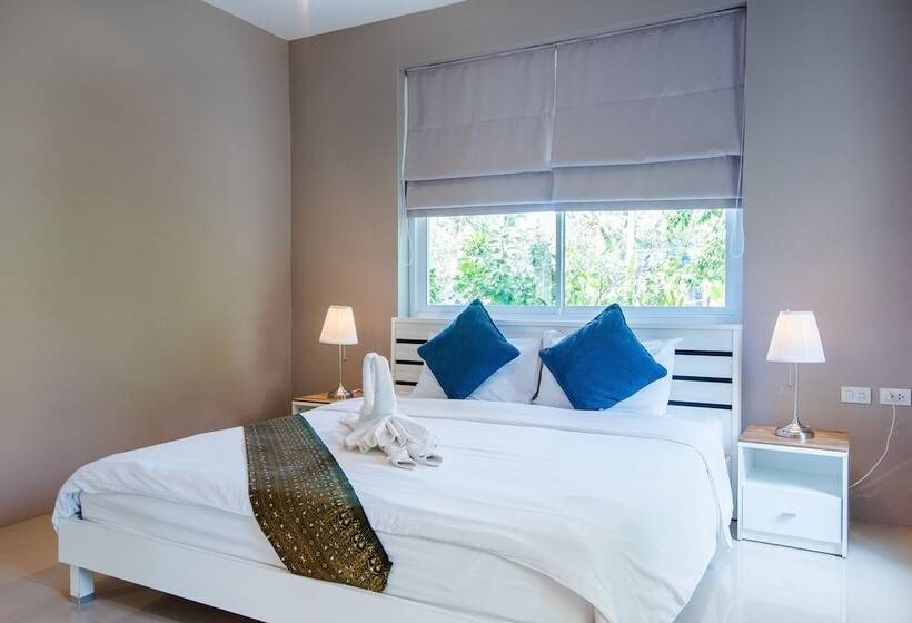 Люкс, The Beach Village Resort