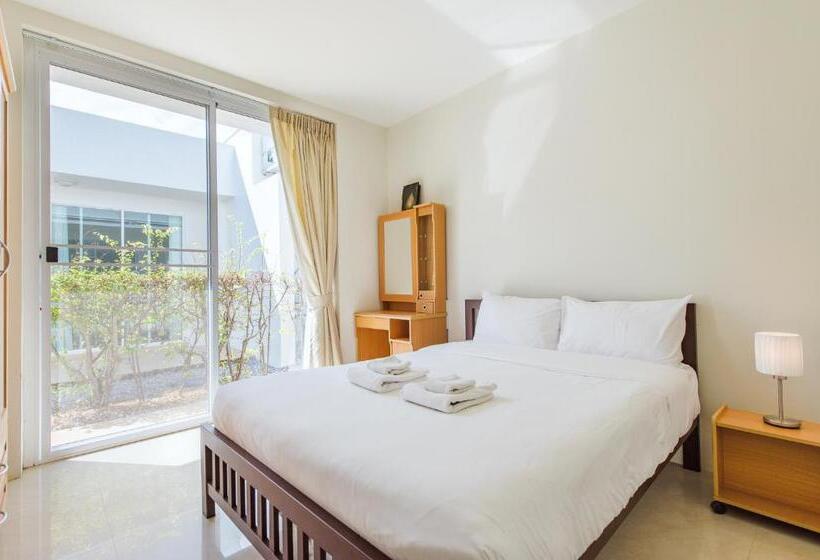 Люкс с Бассейном, The Beach Village Resort